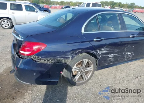 2018 Mercedes-Benz E 300 4Matic z USA, uszkodzony, nr VIN WDDZF4KB8JA436513